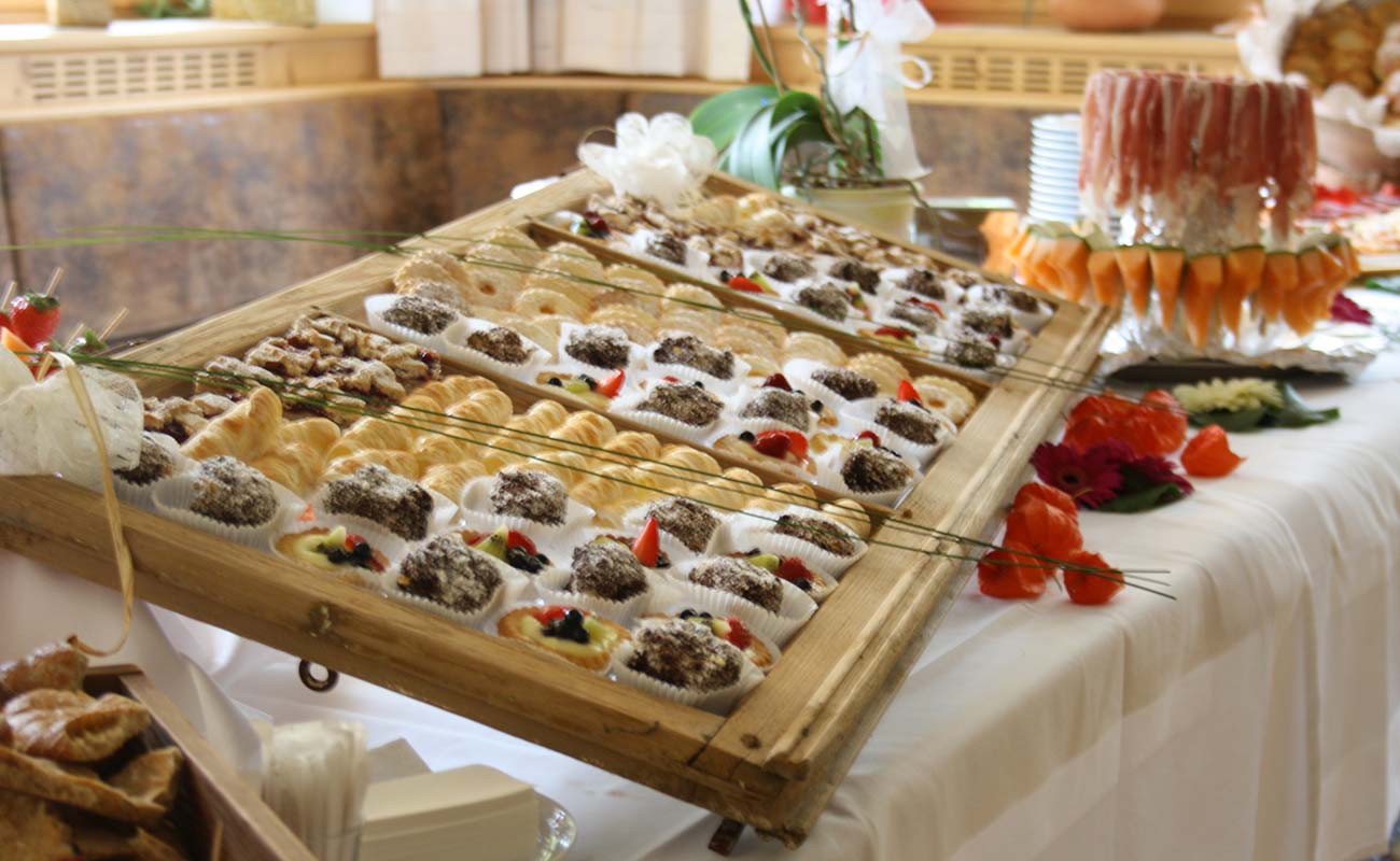 Frühstücksbuffet im Speisesaal des Hotel Lindenhof